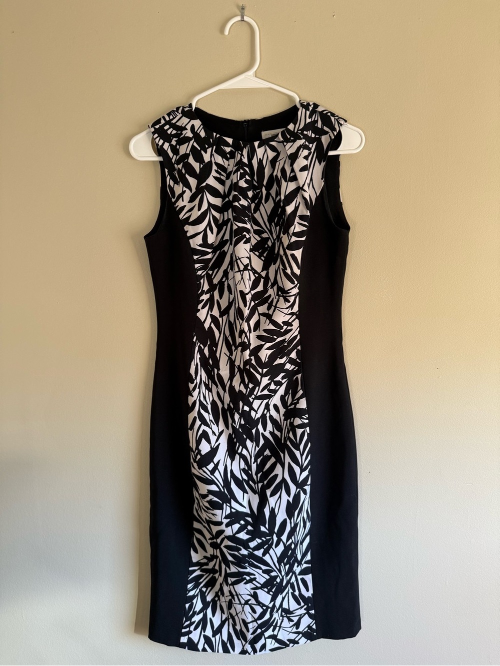 New York & Company Black and White Leaf-Print Sheath Dress
